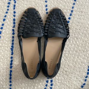 Nisolo huraches/11 good condition/black